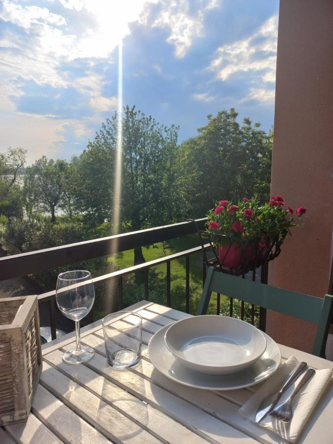 Appartamento Miralago Con Giardino Sul Lago ガヴィラーテ エクステリア 写真